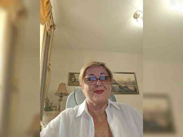 KarinkaSweet webcam