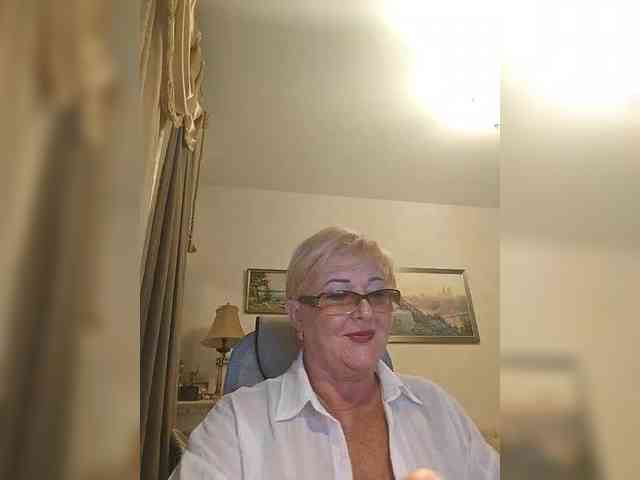 KarinkaSweet webcam