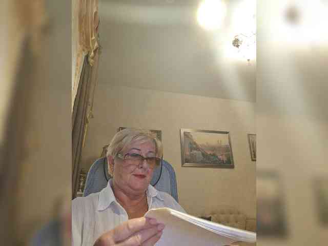 KarinkaSweet webcam