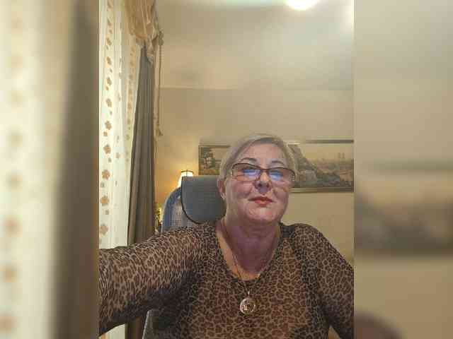 KarinkaSweet webcam