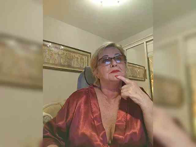 KarinkaSweet webcam