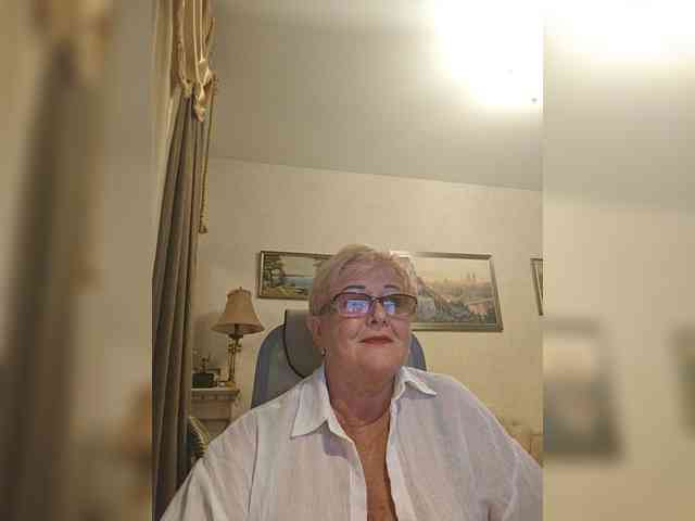 KarinkaSweet webcam