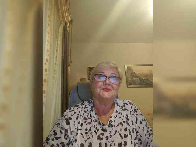KarinkaSweet webcam