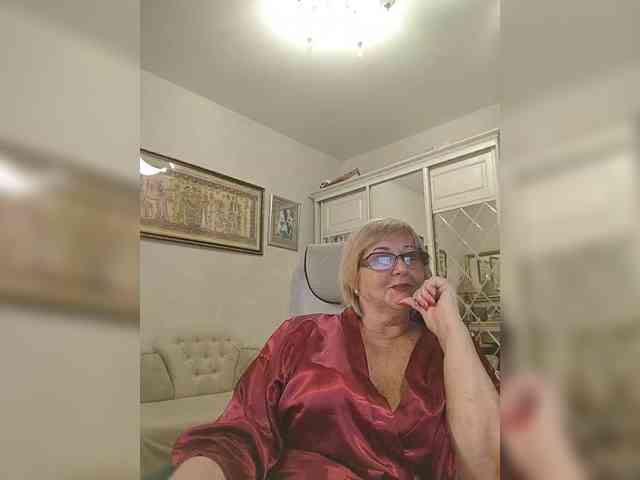 KarinkaSweet webcam