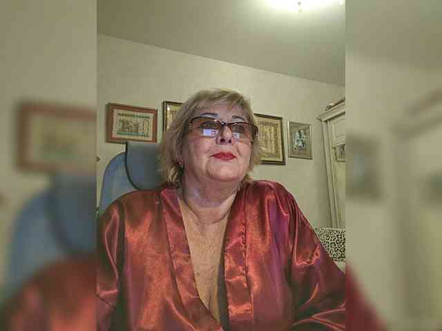 KarinkaSweet webcam