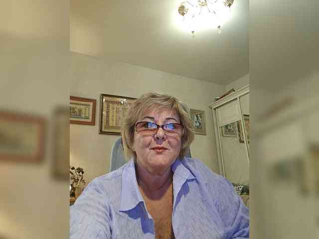 KarinkaSweet webcam