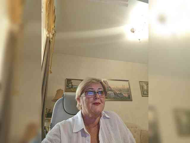 KarinkaSweet webcam