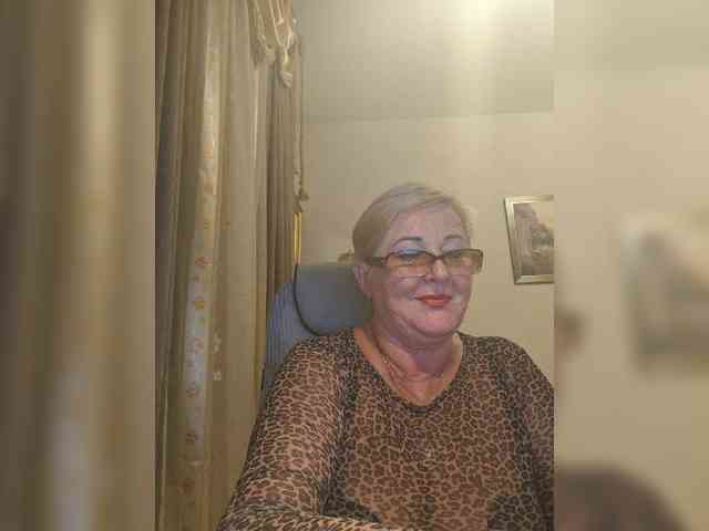 KarinkaSweet webcam