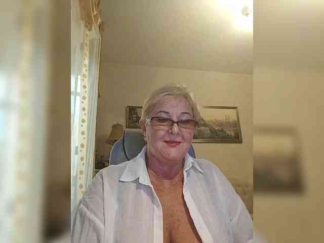 KarinkaSweet webcam