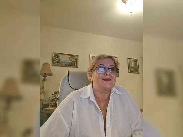 KarinkaSweet webcam