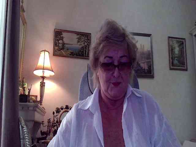KarinkaSweet webcam