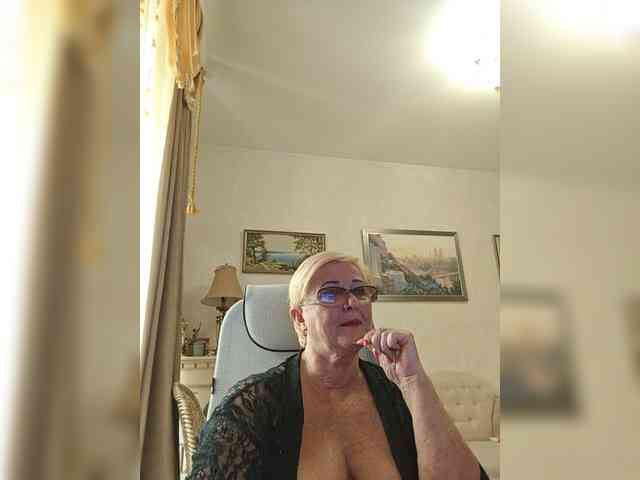 KarinkaSweet webcam