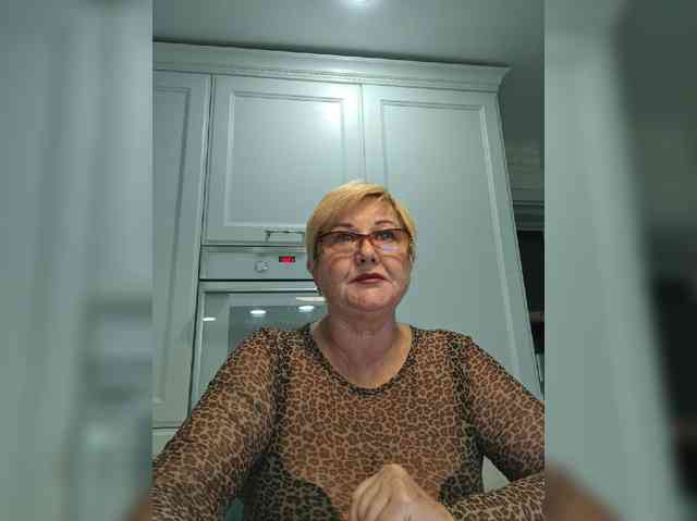 KarinkaSweet webcam