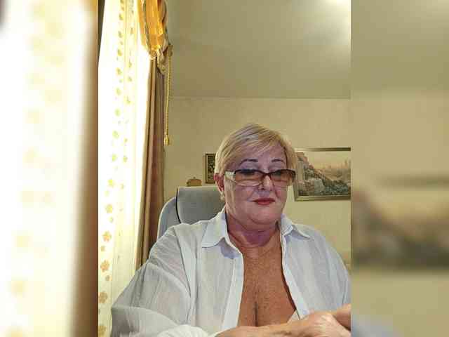 KarinkaSweet webcam