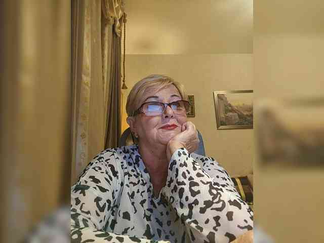 KarinkaSweet webcam
