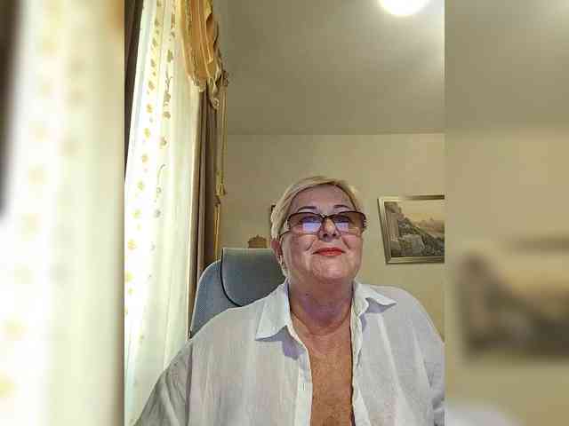 KarinkaSweet webcam