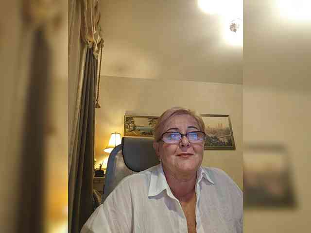 KarinkaSweet webcam