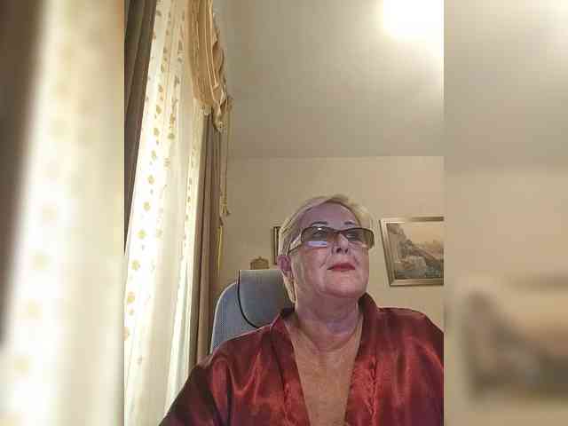 KarinkaSweet webcam
