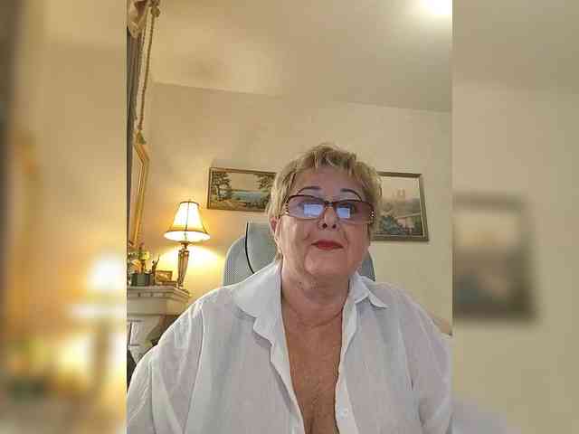 KarinkaSweet webcam