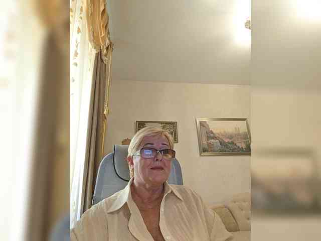 KarinkaSweet webcam