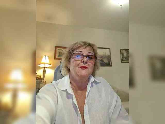KarinkaSweet webcam