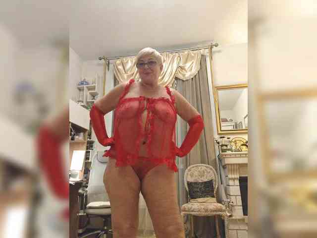 KarinkaSweet webcam