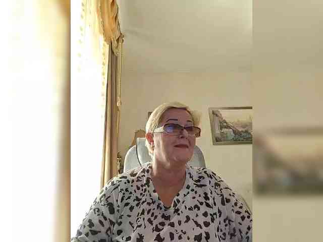 KarinkaSweet webcam
