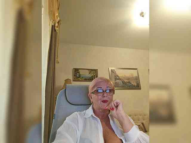KarinkaSweet webcam