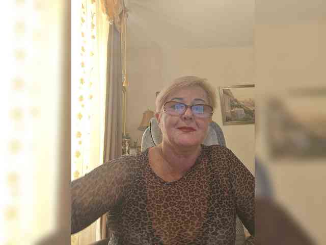 KarinkaSweet webcam