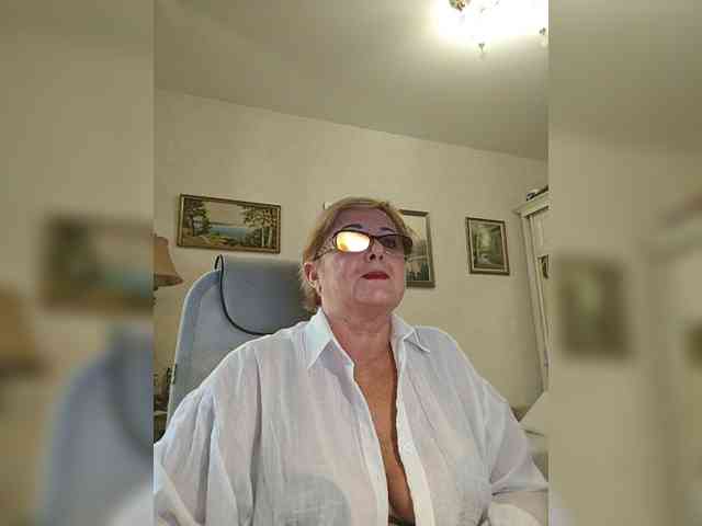 KarinkaSweet webcam