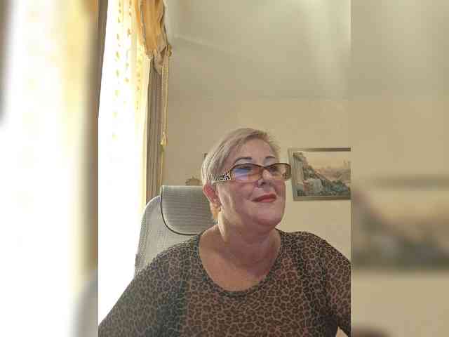 KarinkaSweet webcam