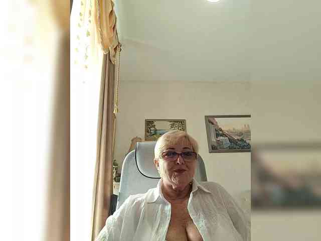 KarinkaSweet webcam