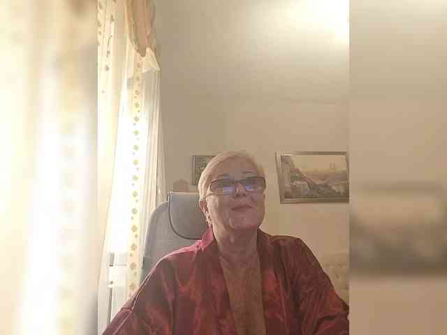 KarinkaSweet webcam