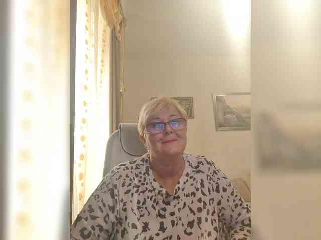 KarinkaSweet webcam