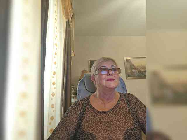 KarinkaSweet webcam