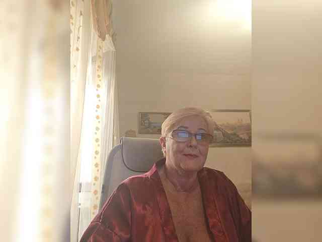 KarinkaSweet webcam