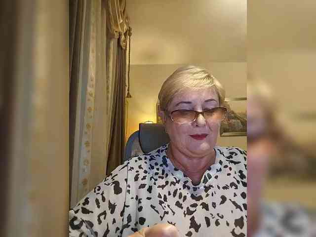 KarinkaSweet webcam