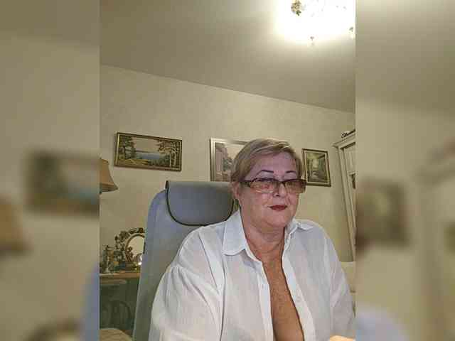 KarinkaSweet webcam