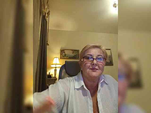 KarinkaSweet webcam