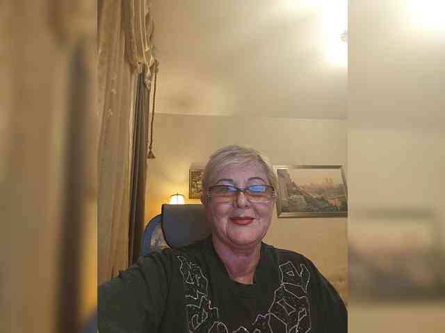 KarinkaSweet webcam