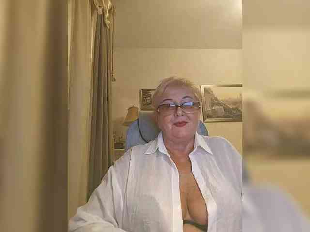 KarinkaSweet webcam