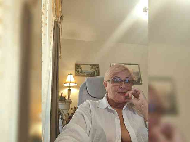 KarinkaSweet webcam