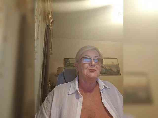 KarinkaSweet webcam