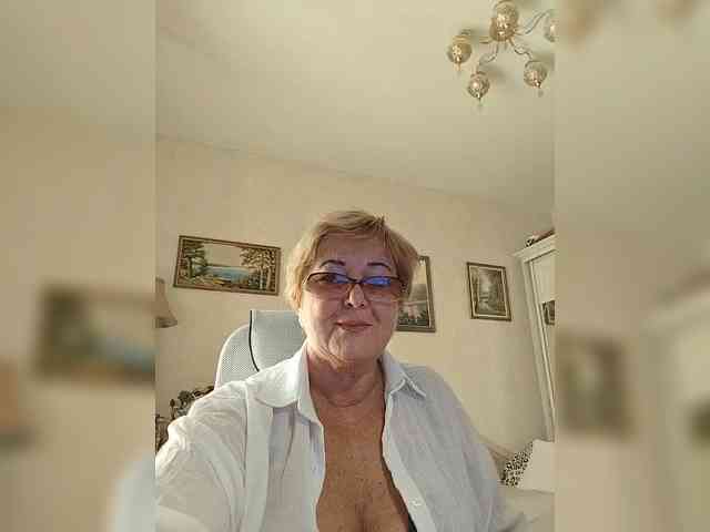 KarinkaSweet webcam