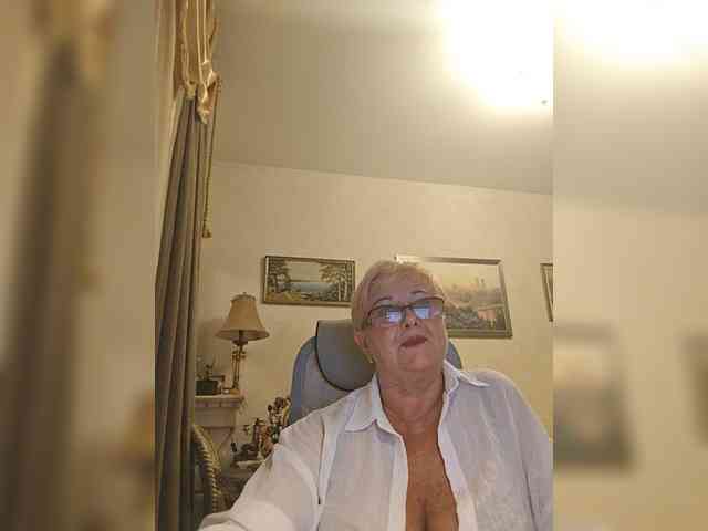 KarinkaSweet webcam