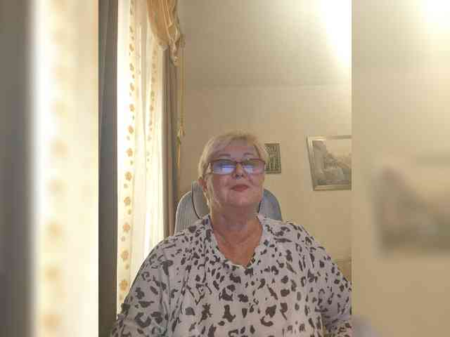 KarinkaSweet webcam