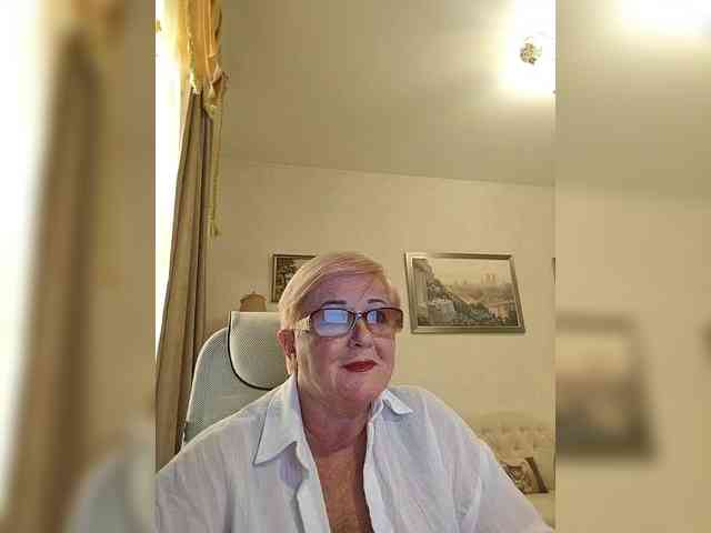 KarinkaSweet webcam