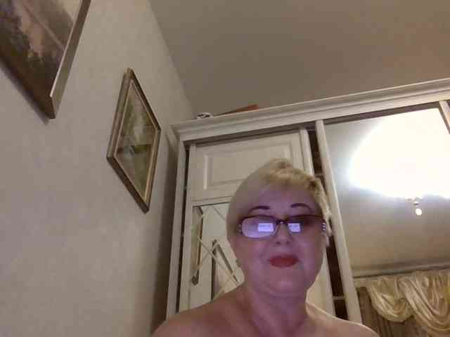 KarinkaSweet webcam