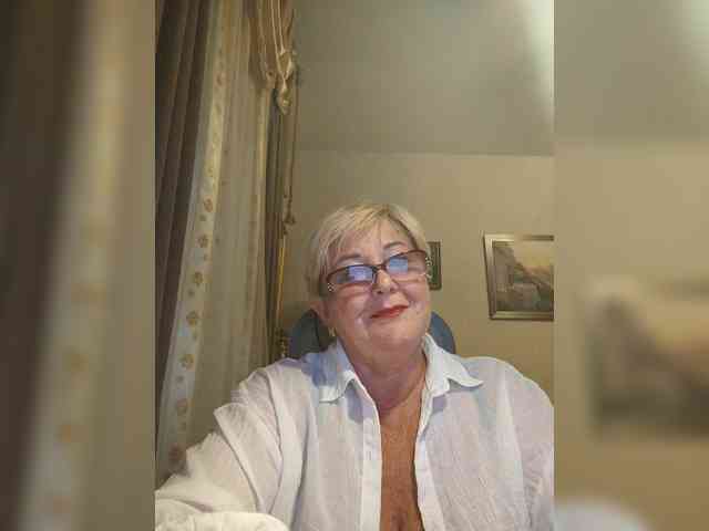 KarinkaSweet webcam