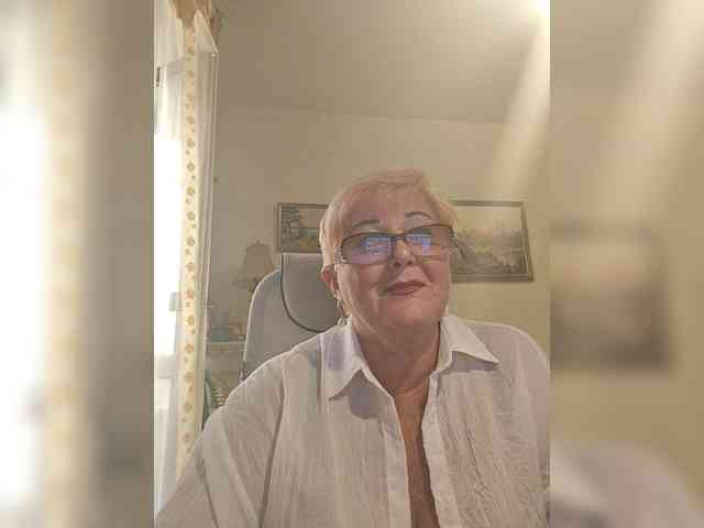 KarinkaSweet webcam